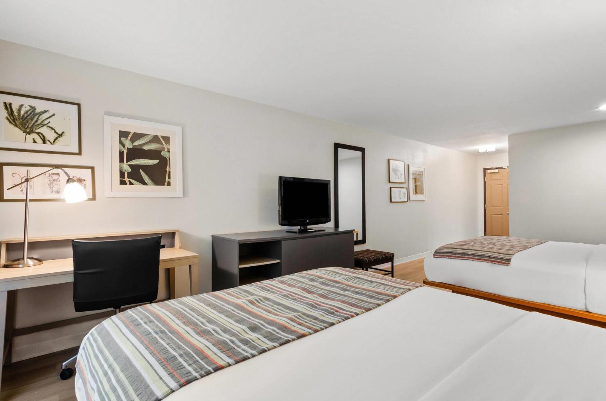 Country & By Radisson, Roanoke, Va Hotel