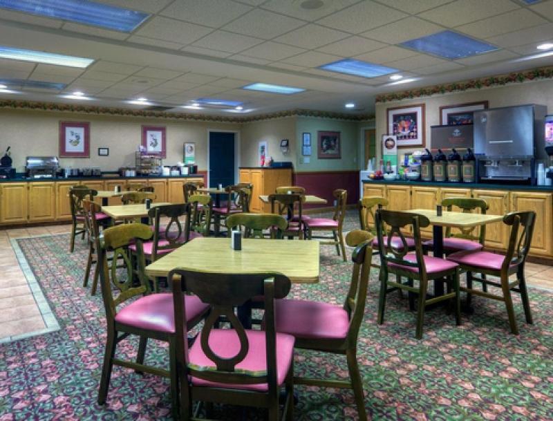Hotel Country & By Radisson, Roanoke, Va 2*
