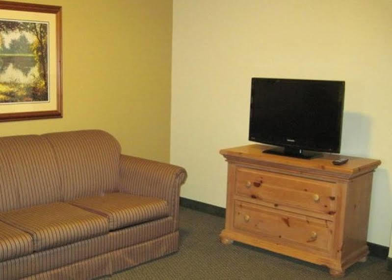 Country & By Radisson, Roanoke, Va Hotel