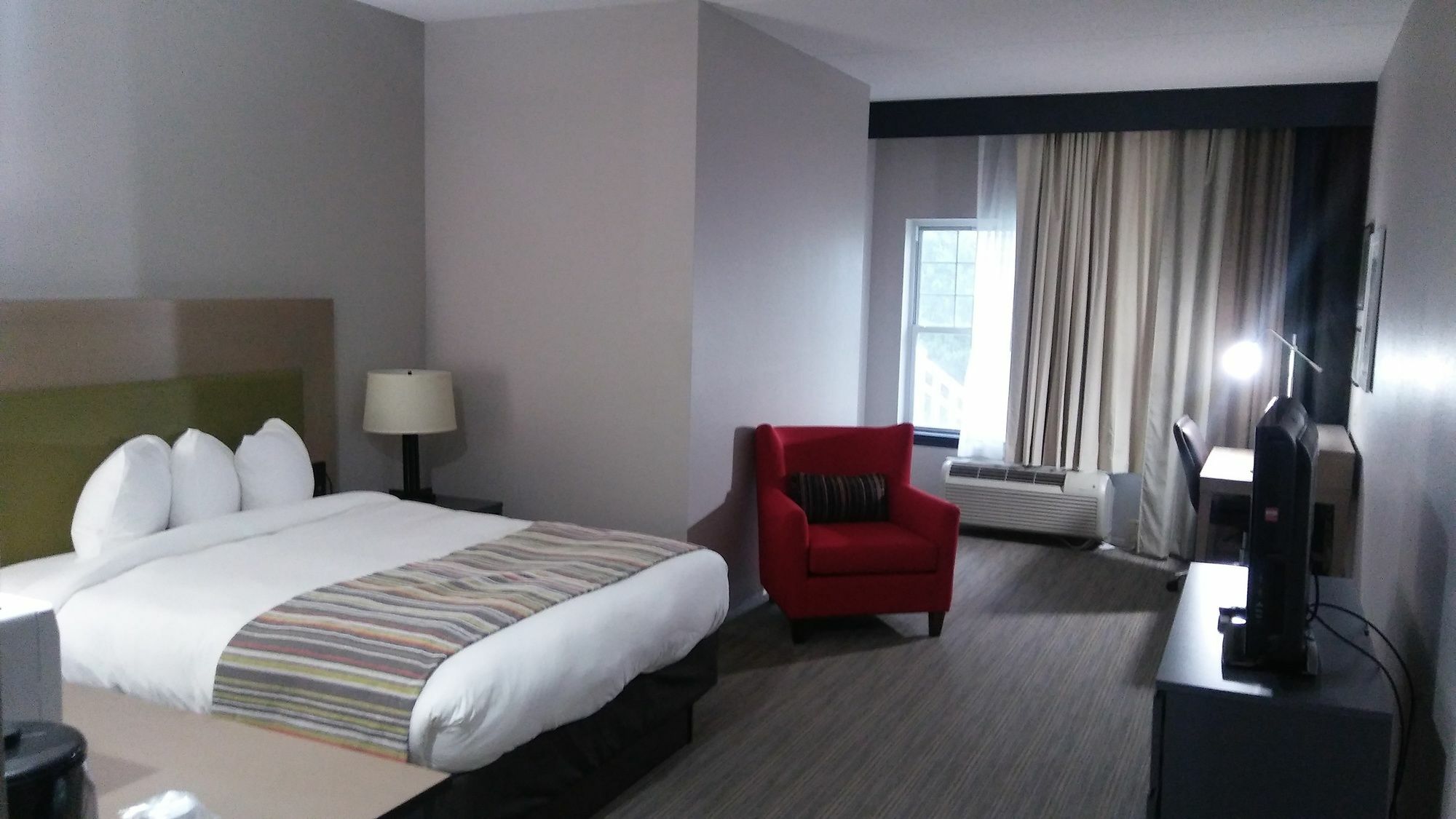 Country & By Radisson, Roanoke, Va 2*